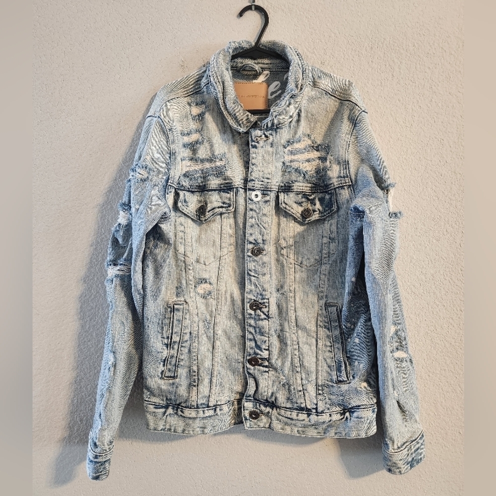 Smoke Rise Dnm Co. Men’s distressed denim jacket size small